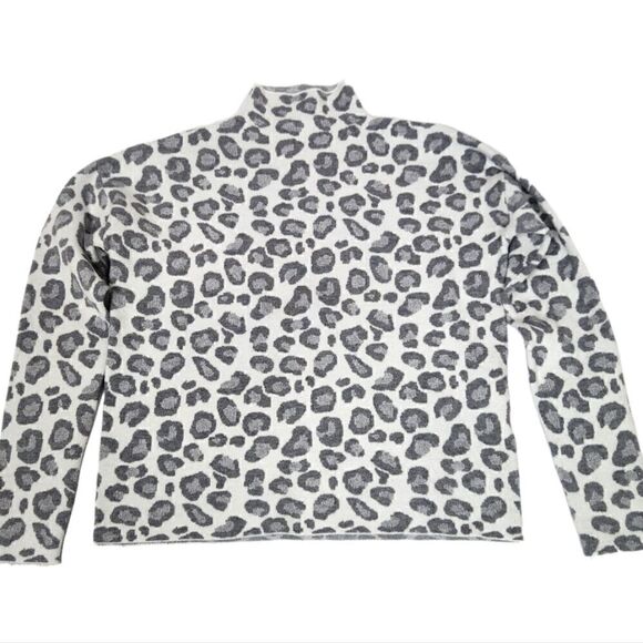 Tahari Snow Leopard Mock Neck Sweater - Picture 4 of 7